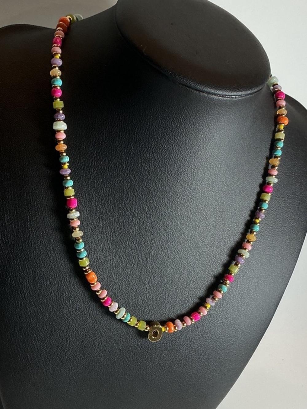 ‘O’ Initial Multicolor Beaded Necklace 16” plus 3l extender - Picture 2 of 6